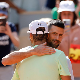 Ђоковић и Надал - поздрав на терену у Паризу тежак 46 гренд слем титула