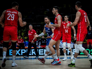 Одбојкаши Србије нанизали трећи пораз, Олимпијске игре све даље