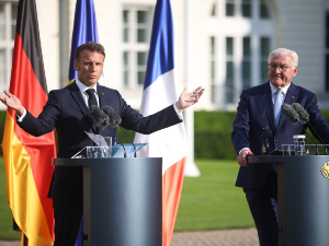 Француски председник у Немачкој после 24 године: Морамо се суочити са империјалистичком тежњом у Европи