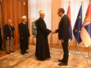 Вучић захвалан Исламској заједници Србије на залагању за мир и слогу