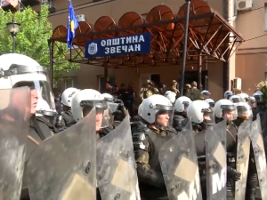 Годину дана од протеста у Звечану – забрањени динар и српски производи, учестали напади и хапшења  