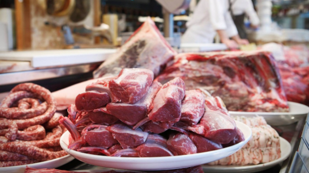 Јагњетина поскупела за 20 одсто, прасетина за 40 - да ли ће цене меса пасти после празника