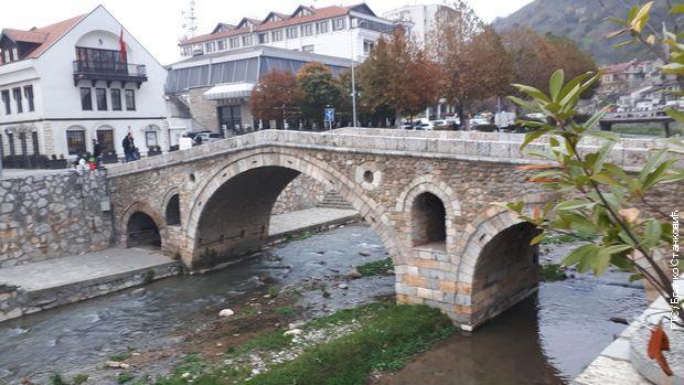 Призренски мост који спаја две стране исог града, који ће премостити све прилике и неприлике данашњице