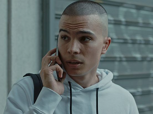 У клинчу, 28-30