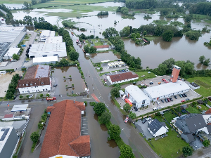 Поплаве у Горњој Баварској – страдао ватрогасац, евакуисано преко 200 људи 