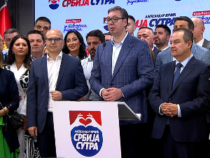 Вучић у изборном штабу СНС-а: Улази се у нову еру, имате отворен мандат за све што сте тражили од народа
