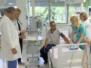 Први пут изведена нова неинвазивна операција срца на Институту Дедиње, пацијент иде кући после два дана
