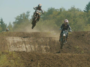 Јака, увек на два точка