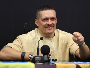 Усик више није апсолутни првак света, одустао од одбране титуле у верзији ИБФ