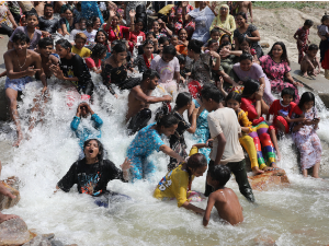 Више од 50 људи умрло за три дана због високих врућина у Индији