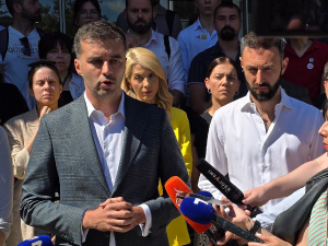 Саво Манојловић: Ако се настави прекрајање изборне воље, опозиција да напусте институције