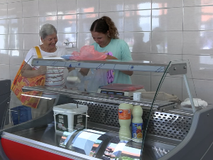 Које су препоруке и мере опреза приликом куповине хране када су високе температуре