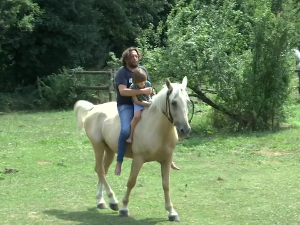 Са ранча у Грабовици код Горњег Милановца - јахачке туре кроз Шумадију 
