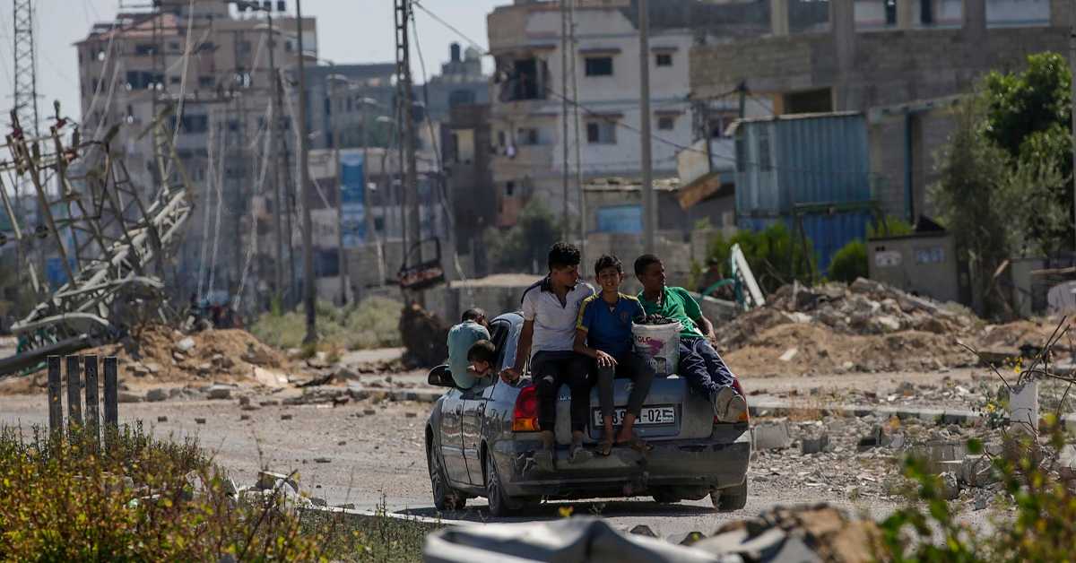 Израел напао сиријску војну базу; Хезболах наставио нападе из Либана, погинуо војник близу границе