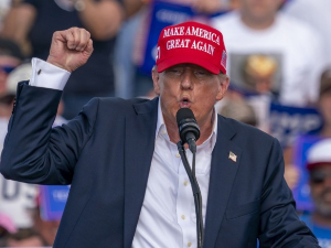 Укинута ограничења за налоге Доналда Трампа на Фејсбуку и Инстаграму