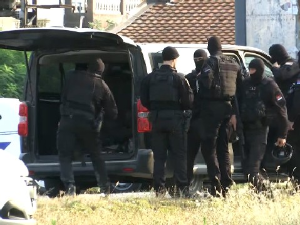 У току потрага за нападачем на полицајце у околини Лознице