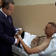 Дачић обишао повређеног полицајца