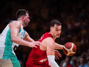 Један Дончић недовољан Словенији, Хрватска убедљива у Пиреју