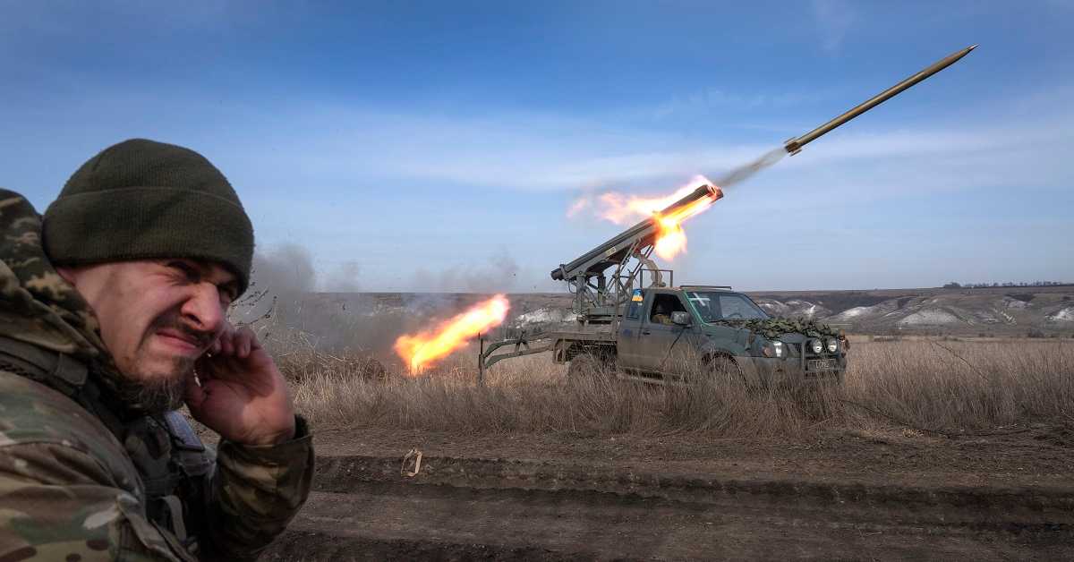 У нападима на Херсонску област три особе страдале, 13 повређених; Москва: Оборили смо Ми-8