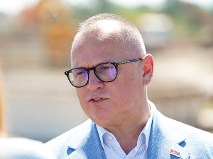 Весић позитиван на коронавирус, отказао све посете и састанке