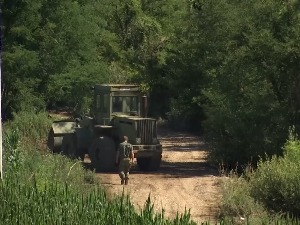 Војска помаже у отклањању последица невремена у више мионичких села