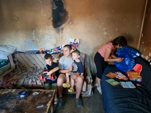 Тежак живот породице Маринковић недалеко од Скопља - живе у осам квадрата, хитно потребна помоћ
