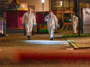 Немачка полиција трага за нападачем који је убио три особе на фестивалу у Золингену