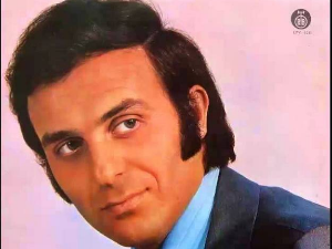 Портрет - Мики Јевремовић