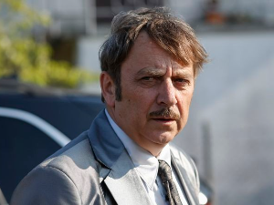 Пси лају ветар носи 2, 1-11