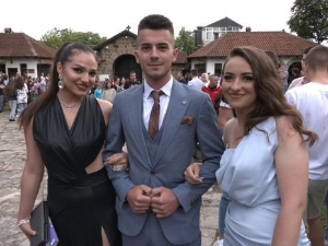 Право на сутра-Забринута косметска младост