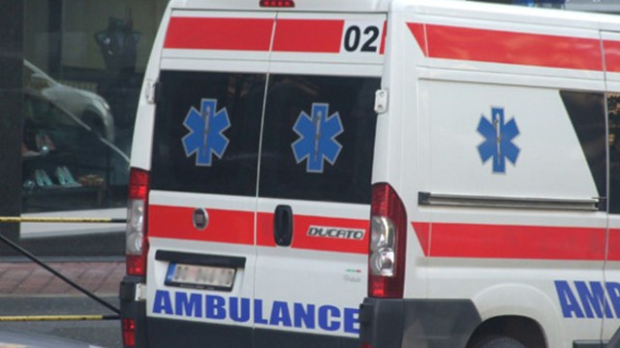 Девојка скочила са четвртог спрата у Великом Мокром Лугу