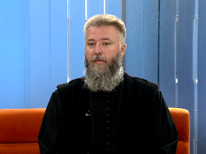 Отац Поповић: Ако је слава посна прасе на столу је шамар светитељу, не иде ни колач из пекаре