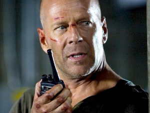 Умри мушки 4