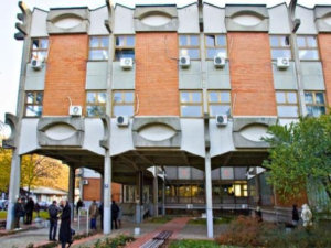 Једномесечни притвор возачу и сувозачу "аудија" којим је ударено дете на Новом Београду