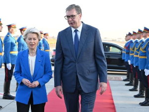 Вучић испратио Лајен: Хвала на свој помоћи, подршци и разумевању према Србији