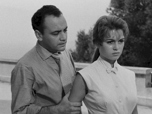 Светло преко пута