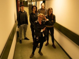 Документарне фусноте – Подизачи гвоздене завесе