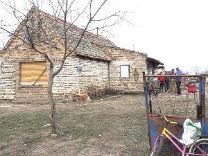 Помоћ породици из Уздина којој је изгорела кућа