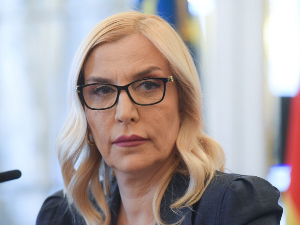 Маја Поповић: Оштро осуђујем призивање смрти председника Србије