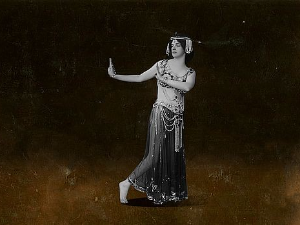 Документарне фусноте – Играчица у кавезу	