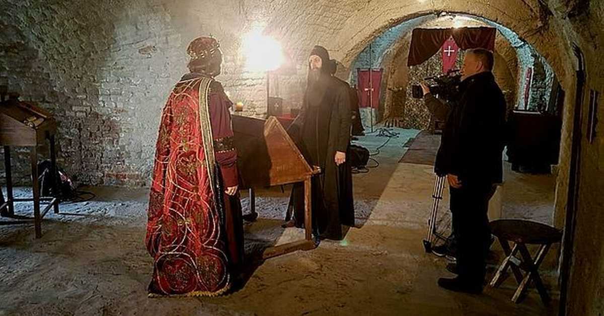 Старо српско писано наслеђе: Српска круна Старо српско писано наслеђе: Српска круна