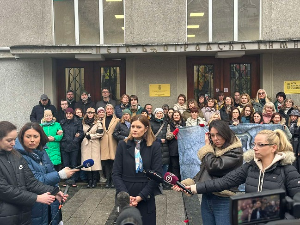 Матуранти Пете београдске ушли у школу и прогласили 24-часовну блокаду