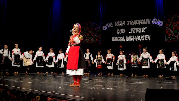 Родославци: Живот у колу Родославци: Живот у колу