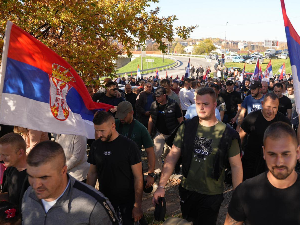 Срби са КиМ који пешаче ка Новом Саду стигли до Горњег Милановцa, у Прељини одали пошту страдалима на Железничкој станици