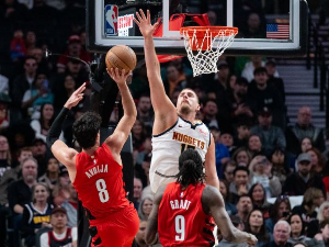 Џереми Грант бацањима сломио Денвер после драме, Јокић надомак трипл-дабла у Портланду