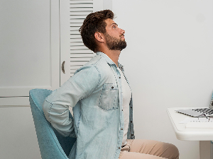 Седећa салса – чудотворни покрет који помаже у ублажавању болова у леђима