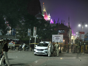 Експлозија у близини Црвене тврђаве у Њу Делхију, осам особа погинуло