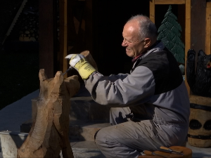 Како од дрвета настају облици рукама дрворезбара са Златара