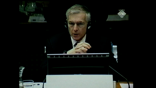 Весли Кларк на суђењу „Тачију и осталима“