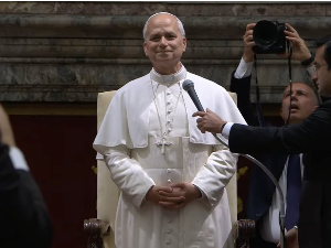 Папа Лав XIV угостио филмске ствараоце – међу њима и Емир Кустурица